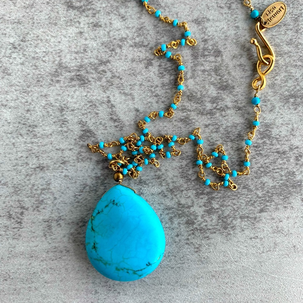 Designer Lisa Stewart Turquoise Beaded Necklace Pendant Jewelry Gold tone